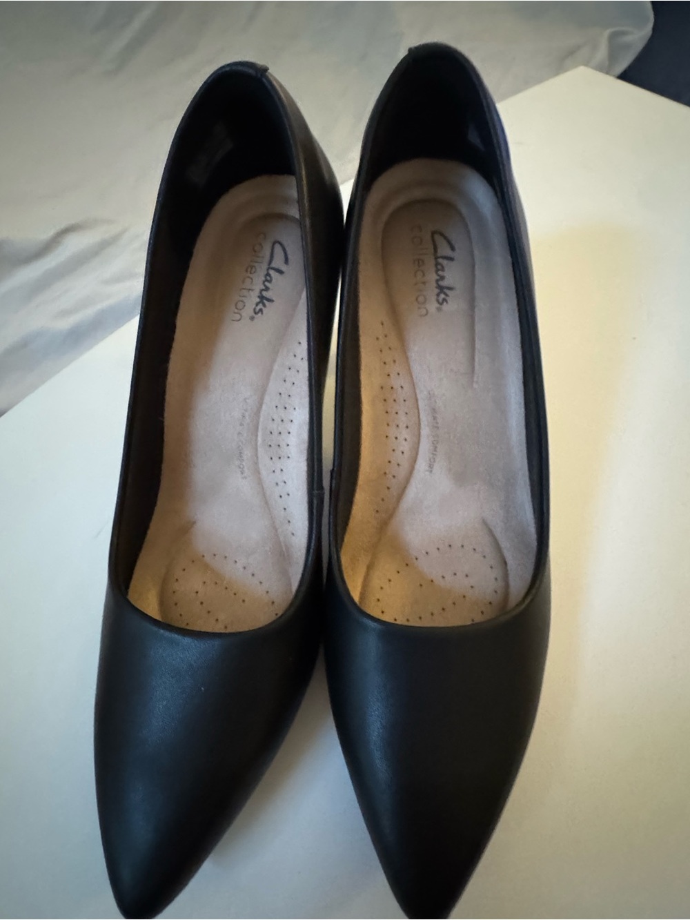 WORN ONCE! Clarks "Kataleyna Gem" Women's Black Pointed-Toe Mid Heel Pumps - Picture 2 of 7